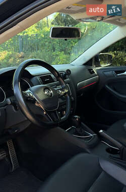 Седан Volkswagen Jetta 2014 в 