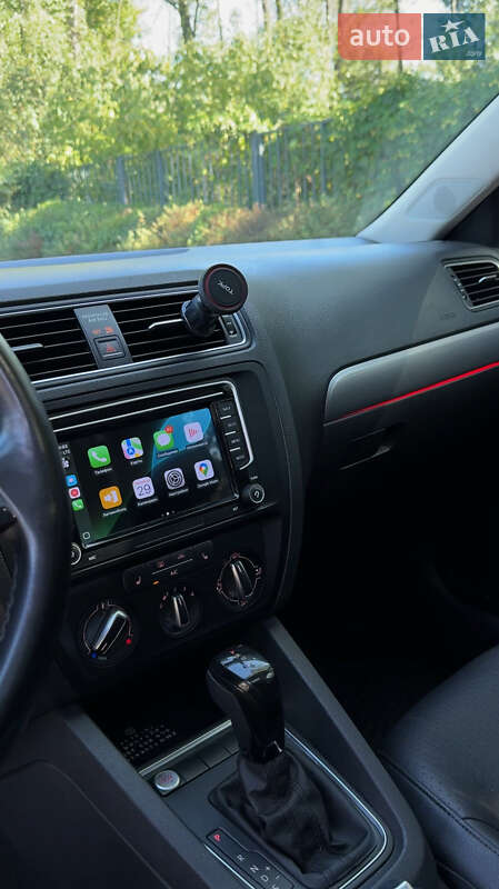 Седан Volkswagen Jetta 2014 в Києві фото 36 Седан Volkswagen Jetta 2014 в Києві