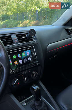 Седан Volkswagen Jetta 2014 в 