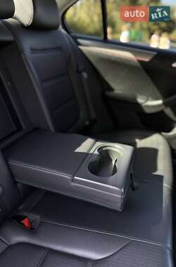 Седан Volkswagen Jetta 2014 в 