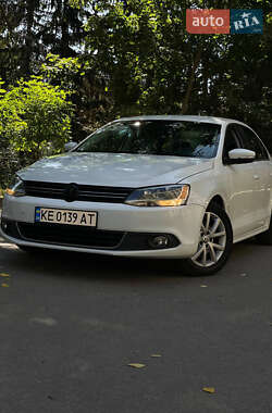 Седан Volkswagen Jetta 2014 в Днепре