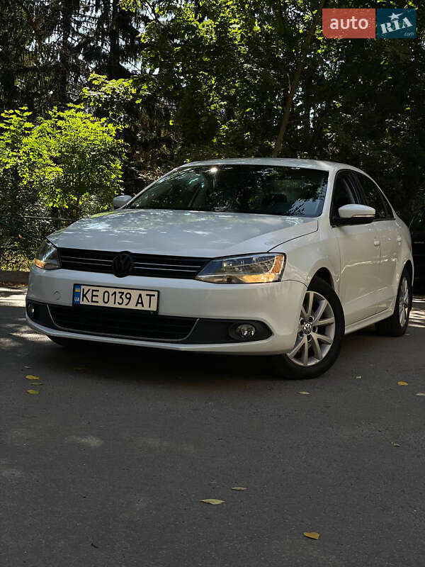 Седан Volkswagen Jetta 2014 в 