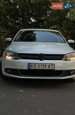 Седан Volkswagen Jetta 2014 в 