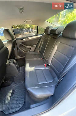 Седан Volkswagen Jetta 2014 в 