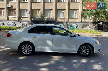Седан Volkswagen Jetta 2014 в 