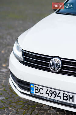 Седан Volkswagen Jetta 2015 в 