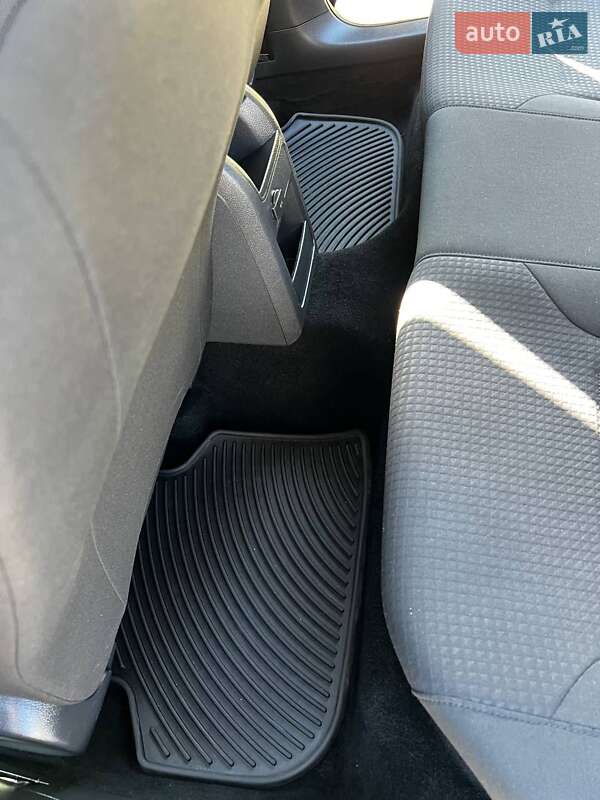 Седан Volkswagen Jetta 2016 в Львове