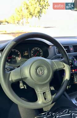 Седан Volkswagen Jetta 2014 в 
