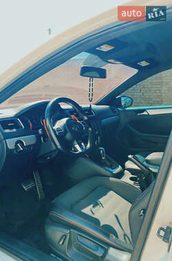 Седан Volkswagen Jetta 2012 в 