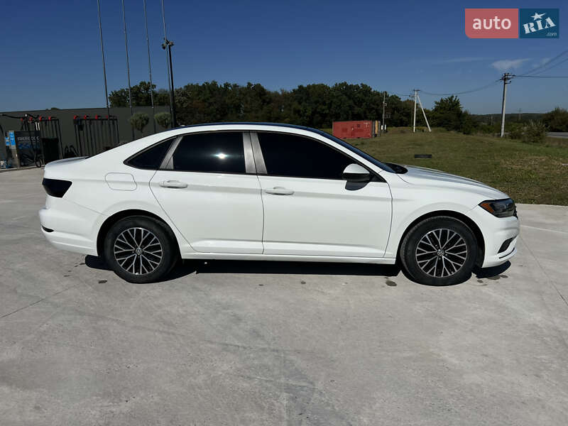 Седан Volkswagen Jetta 2018 в Чорткові