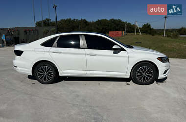 Седан Volkswagen Jetta 2018 в 