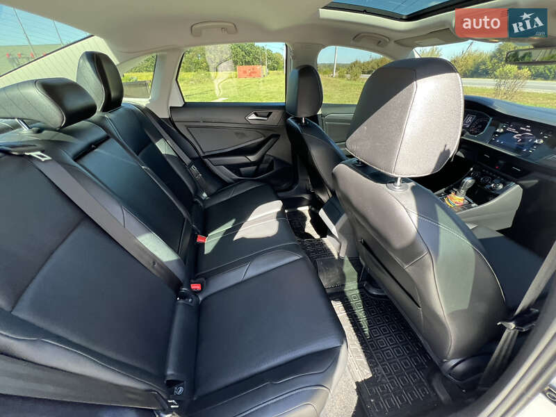 Седан Volkswagen Jetta 2018 в Чорткові