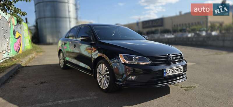 Седан Volkswagen Jetta 2015 в Києві