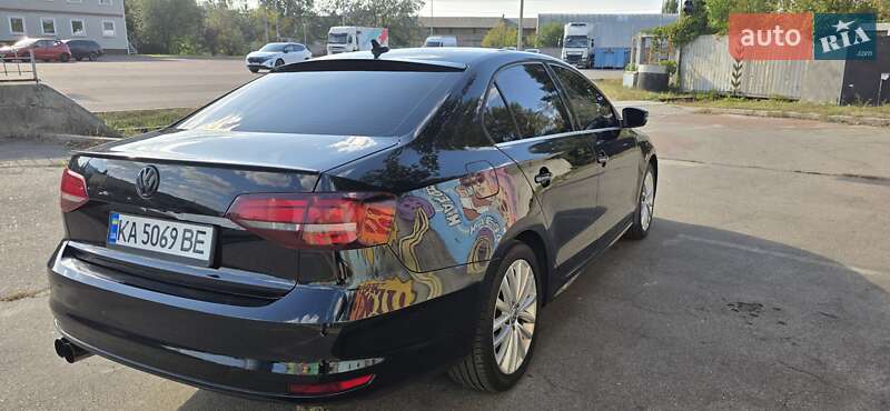 Седан Volkswagen Jetta 2015 в Києві