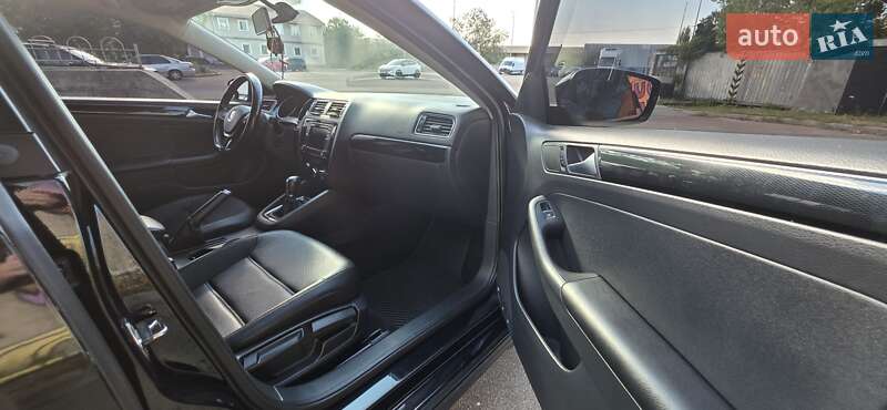 Седан Volkswagen Jetta 2015 в Києві