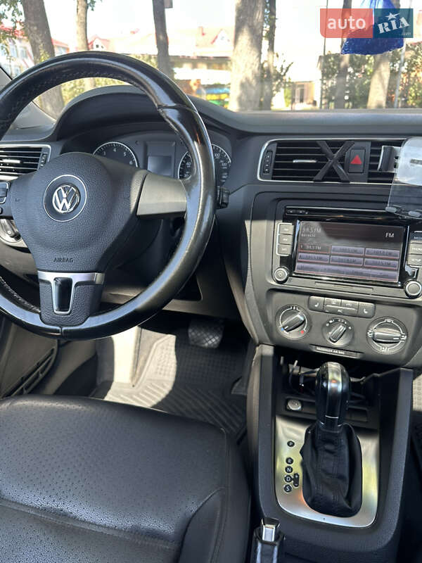 Седан Volkswagen Jetta 2013 в Киеве фото 6 Седан Volkswagen Jetta 2013 в Киеве