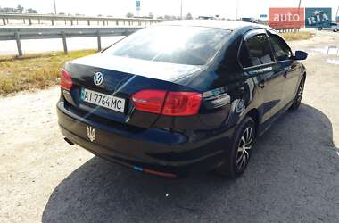 Седан Volkswagen Jetta 2013 в 