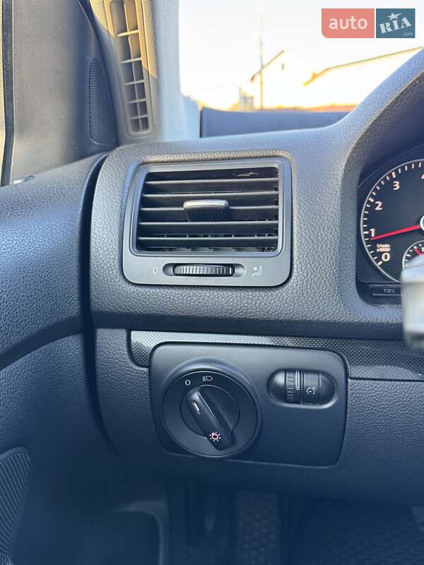 Седан Volkswagen Jetta 2009 в Буче фото 23 Седан Volkswagen Jetta 2009 в Буче