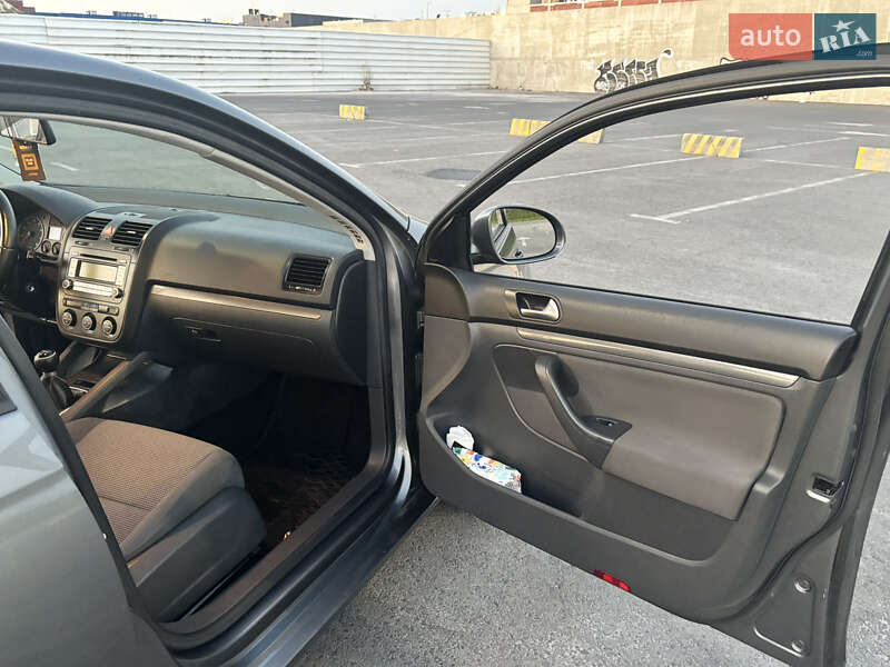 Седан Volkswagen Jetta 2007 в Львове