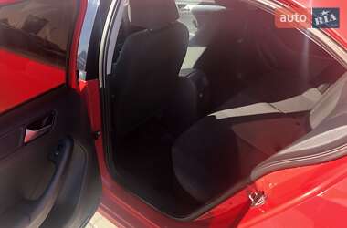 Седан Volkswagen Jetta 2014 в 