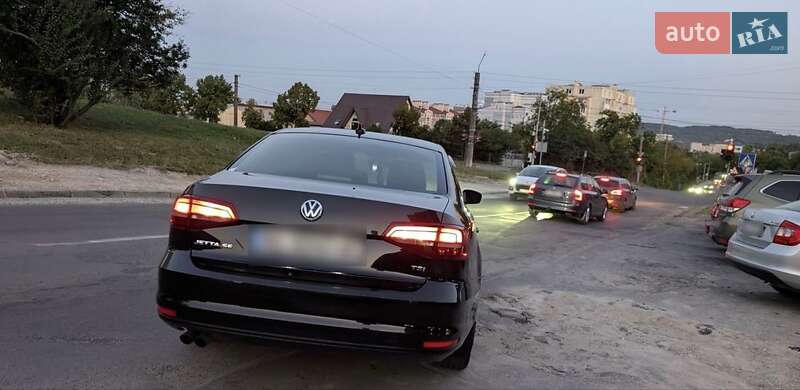 Седан Volkswagen Jetta 2016 в Львове