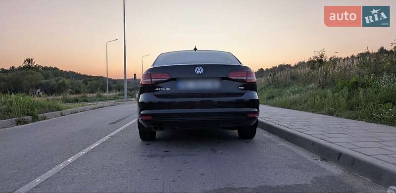 Седан Volkswagen Jetta 2016 в Львове
