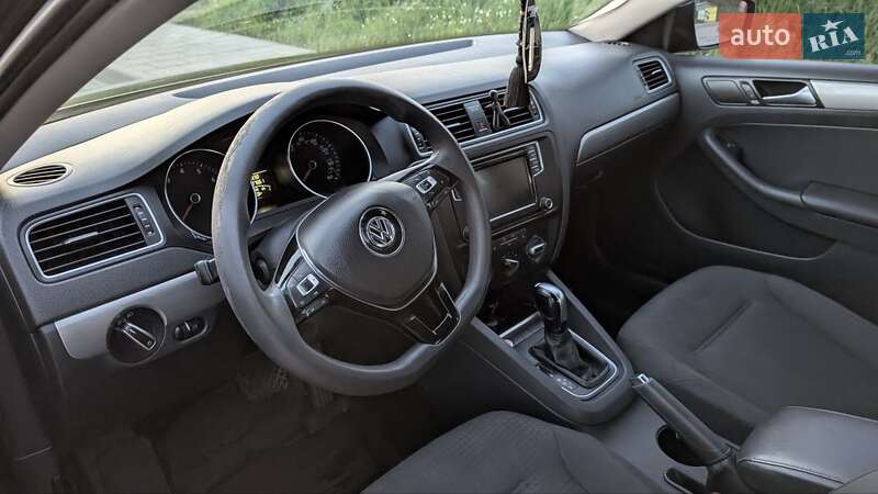 Седан Volkswagen Jetta 2016 в Львове
