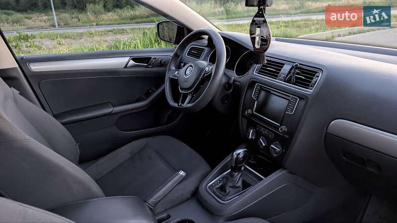 Седан Volkswagen Jetta 2016 в Львове