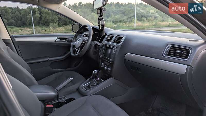Седан Volkswagen Jetta 2016 в Львове