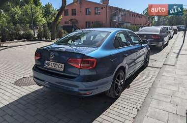 Седан Volkswagen Jetta 2015 в Ужгороде