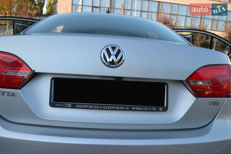 Седан Volkswagen Jetta 2011 в Києві