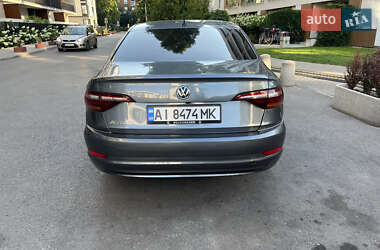 Седан Volkswagen Jetta 2018 в 