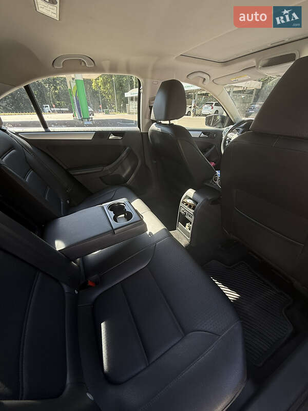 Седан Volkswagen Jetta 2013 в Киеве