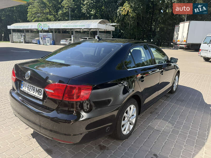 Седан Volkswagen Jetta 2013 в Киеве