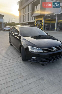 Седан Volkswagen Jetta 2016 в 