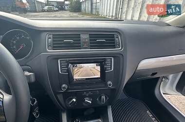 Седан Volkswagen Jetta 2017 в 