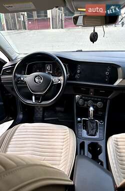 Седан Volkswagen Jetta 2019 в 