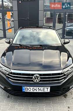 Седан Volkswagen Jetta 2019 в 