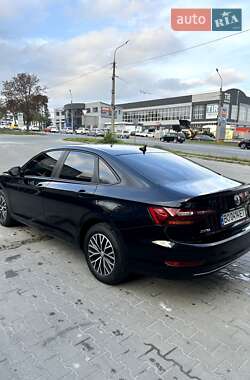 Седан Volkswagen Jetta 2019 в 