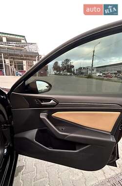 Седан Volkswagen Jetta 2019 в 