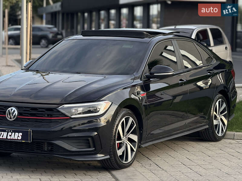 Седан Volkswagen Jetta 2019 в Ужгороді