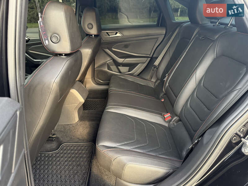 Седан Volkswagen Jetta 2019 в Ужгороді