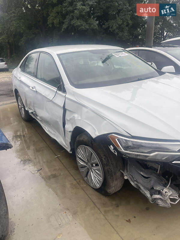 Седан Volkswagen Jetta 2019 в Львове