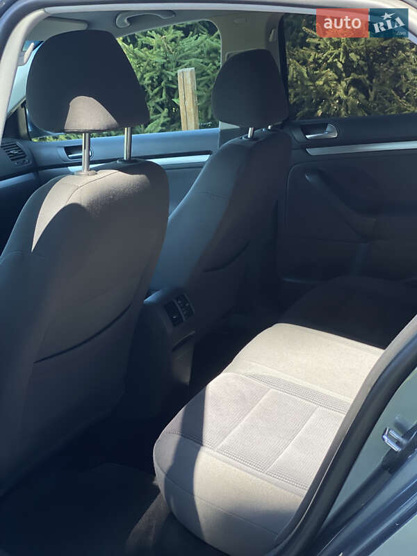Седан Volkswagen Jetta 2007 в Староконстантинове