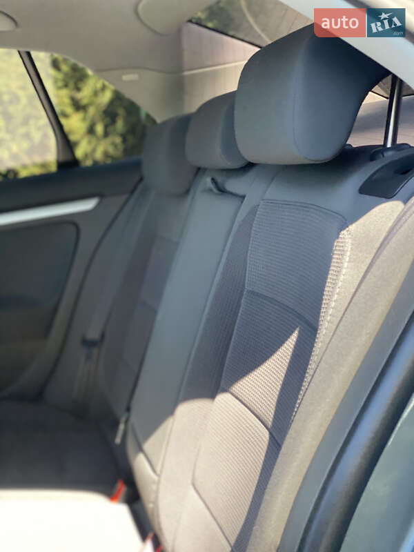 Седан Volkswagen Jetta 2007 в Староконстантинове