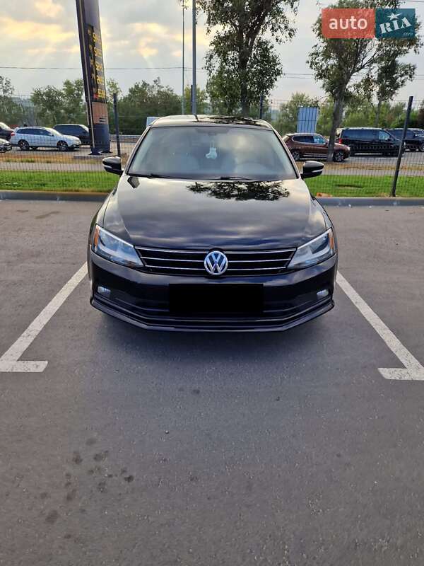 Седан Volkswagen Jetta 2015 в Києві