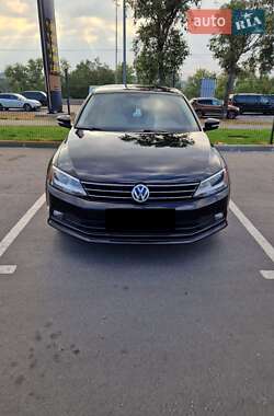 Седан Volkswagen Jetta 2015 в 