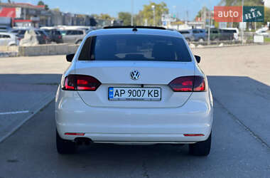 Седан Volkswagen Jetta 2011 в 