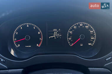 Седан Volkswagen Jetta 2011 в 
