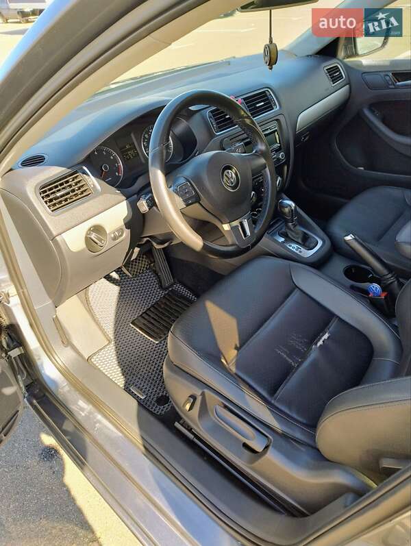 Седан Volkswagen Jetta 2012 в Киеве фото 14 Седан Volkswagen Jetta 2012 в Киеве